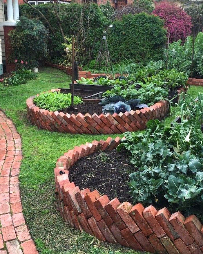 22 Способа повторно использовать старые кирпичи в саду