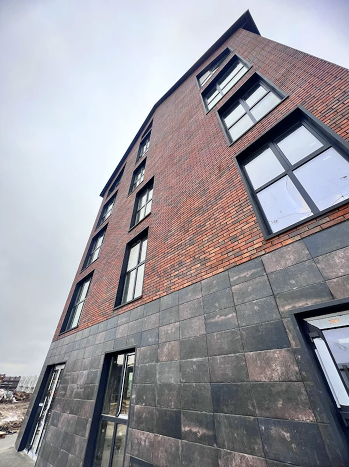 Широкоформатные термопанели размером 30*60 см
с плиткой Viano Antracite