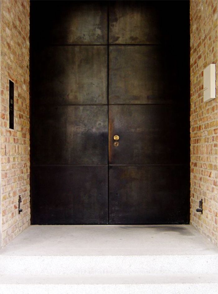 22 Идеи фантастических входных дверей из металла