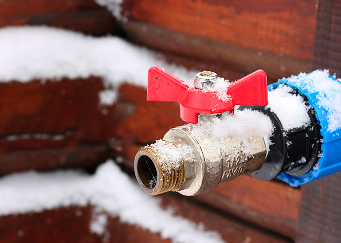 Разрыв водопроводных труб и почему трубы лопаются на морозе