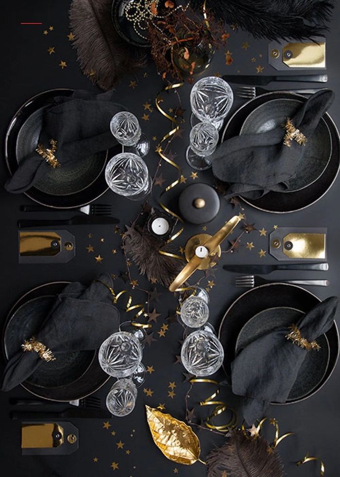 30 Елегантних прикладів новорічного декору в чорному та золотому кольорах.