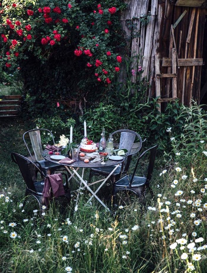 33 Уютные обеденные зоны в саду, с которым не хочется расставаться