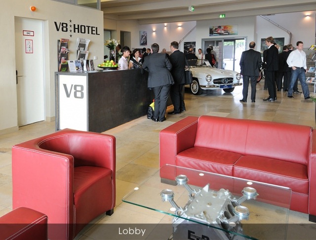 Отель V8 Для автолюбителей
