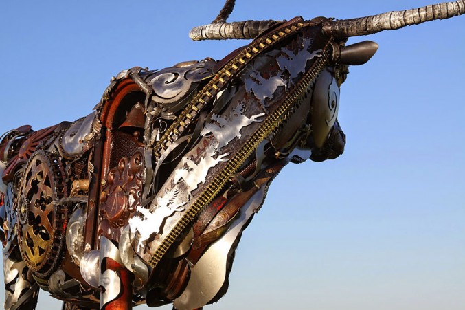 Впечатляющи скульптуры животных из металлолома