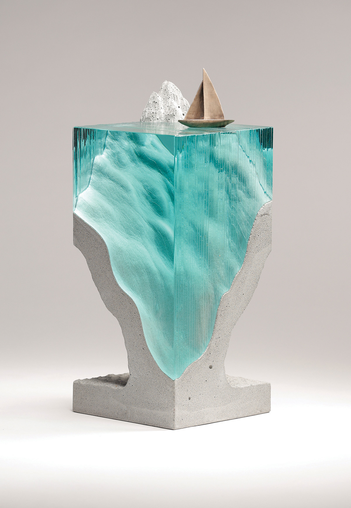 Перевоплощение стекла в удивительные скульптуры от Бена Янга